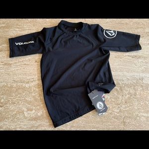 Kids volcom shirt